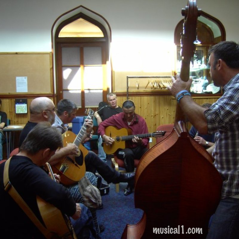 DUNDEE REP GIG ON THURSDAY 17TH DEC. WITH CHRIS MARRA