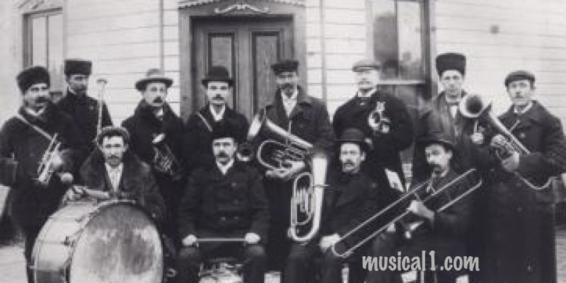 Chain Up The Swings on River City