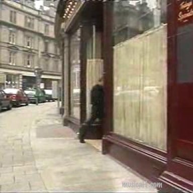 doogie_nipping_into_jack-daniels