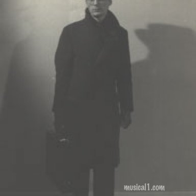 michael-posing-2_sma